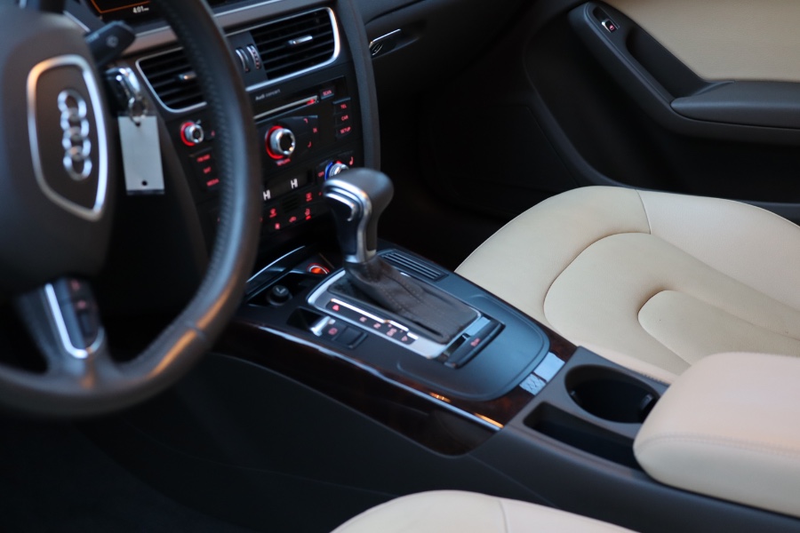 Used Audi A4 4dr Sdn Auto quattro 2.0T Premium 2015 | Hillside Auto Mall Inc.. Jamaica, New York Used Audi A4 4dr Sdn Auto quattro 2.0T Premium 2015 | Hillside Auto Mall Inc.. Jamaica, New York