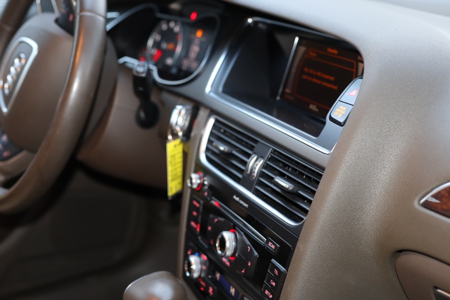 Used Audi A4 4dr Sdn Auto quattro 2.0T Premium 2015 | Hillside Auto Mall Inc.. Jamaica, New York Used Audi A4 4dr Sdn Auto quattro 2.0T Premium 2015 | Hillside Auto Mall Inc.. Jamaica, New York