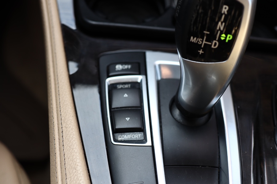 Used BMW 5 Series 4dr Sdn 528i xDrive AWD 2013 | Hillside Auto Mall Inc.. Jamaica, New York Used BMW 5 Series 4dr Sdn 528i xDrive AWD 2013 | Hillside Auto Mall Inc.. Jamaica, New York