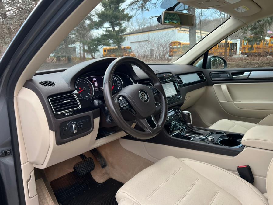 2013 Volkswagen Touareg 4dr VR6 Sport, available for sale in Waterbury, Connecticut | Platinum Auto Care. Waterbury, Connecticut 2013 Volkswagen Touareg 4dr VR6 Sport, available for sale in Waterbury, Connecticut | Platinum Auto Care. Waterbury, Connecticut