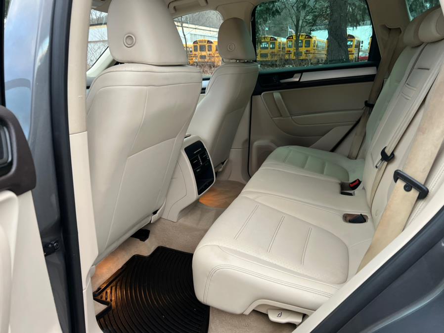 2013 Volkswagen Touareg 4dr VR6 Sport, available for sale in Waterbury, Connecticut | Platinum Auto Care. Waterbury, Connecticut 2013 Volkswagen Touareg 4dr VR6 Sport, available for sale in Waterbury, Connecticut | Platinum Auto Care. Waterbury, Connecticut