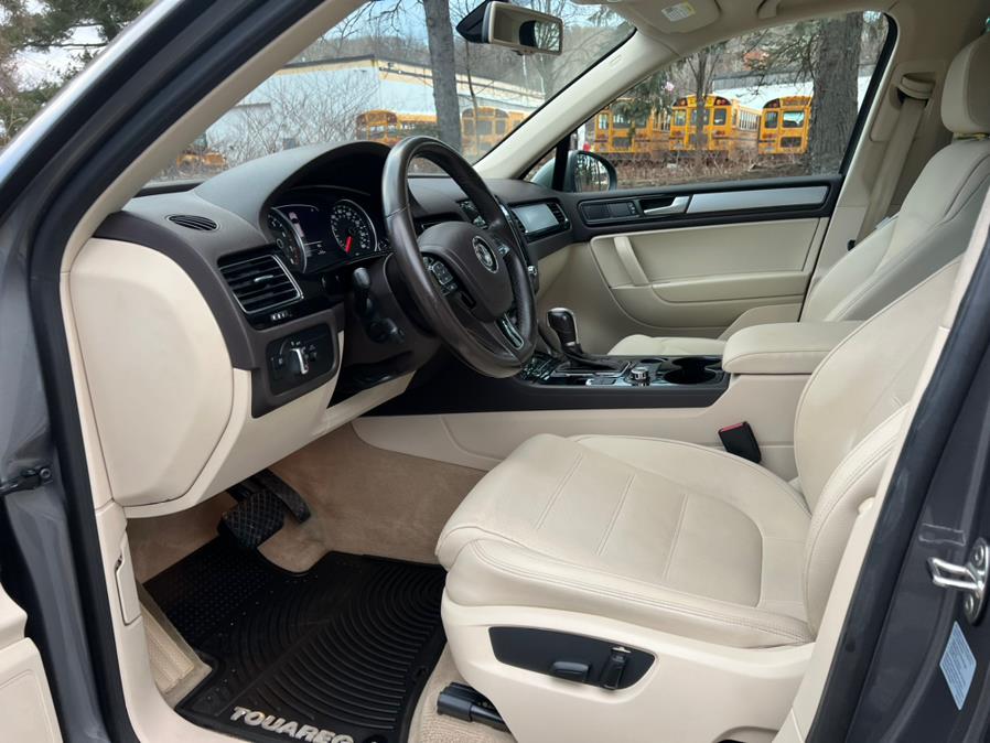 2013 Volkswagen Touareg 4dr VR6 Sport, available for sale in Waterbury, Connecticut | Platinum Auto Care. Waterbury, Connecticut 2013 Volkswagen Touareg 4dr VR6 Sport, available for sale in Waterbury, Connecticut | Platinum Auto Care. Waterbury, Connecticut