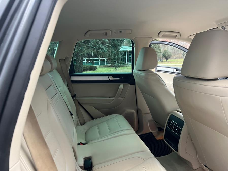 2013 Volkswagen Touareg 4dr VR6 Sport, available for sale in Waterbury, Connecticut | Platinum Auto Care. Waterbury, Connecticut 2013 Volkswagen Touareg 4dr VR6 Sport, available for sale in Waterbury, Connecticut | Platinum Auto Care. Waterbury, Connecticut