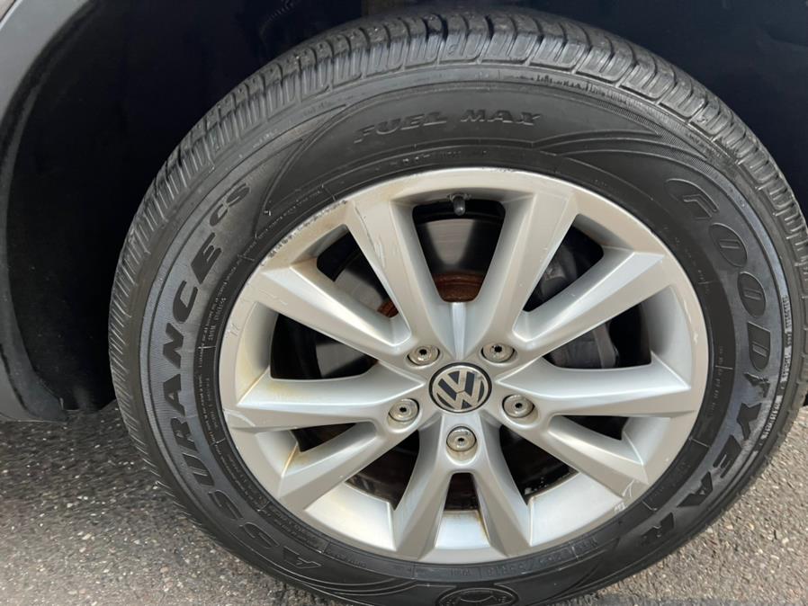 2013 Volkswagen Touareg 4dr VR6 Sport, available for sale in Waterbury, Connecticut | Platinum Auto Care. Waterbury, Connecticut 2013 Volkswagen Touareg 4dr VR6 Sport, available for sale in Waterbury, Connecticut | Platinum Auto Care. Waterbury, Connecticut