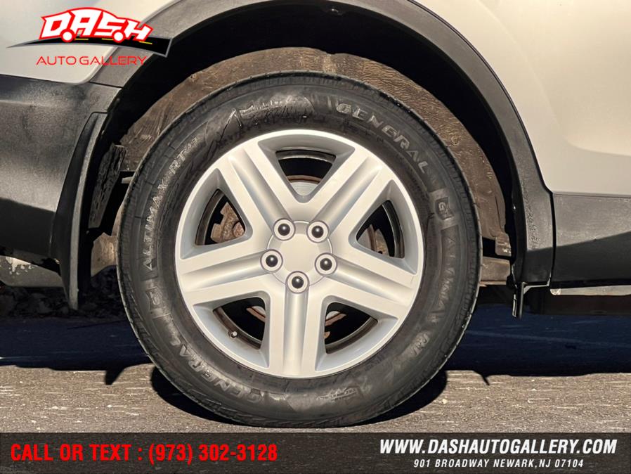 2013 Toyota RAV4 AWD 4dr LE (Natl), available for sale in Newark, New Jersey | Dash Auto Gallery Inc.. Newark, New Jersey 2013 Toyota RAV4 AWD 4dr LE (Natl), available for sale in Newark, New Jersey | Dash Auto Gallery Inc.. Newark, New Jersey