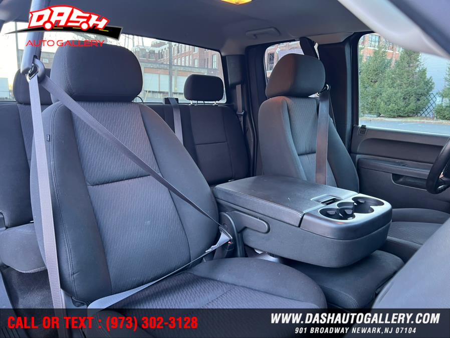 2013 Chevrolet Silverado 1500 4WD Ext Cab 143.5" LT, available for sale in Newark, New Jersey | Dash Auto Gallery Inc.. Newark, New Jersey 2013 Chevrolet Silverado 1500 4WD Ext Cab 143.5" LT, available for sale in Newark, New Jersey | Dash Auto Gallery Inc.. Newark, New Jersey