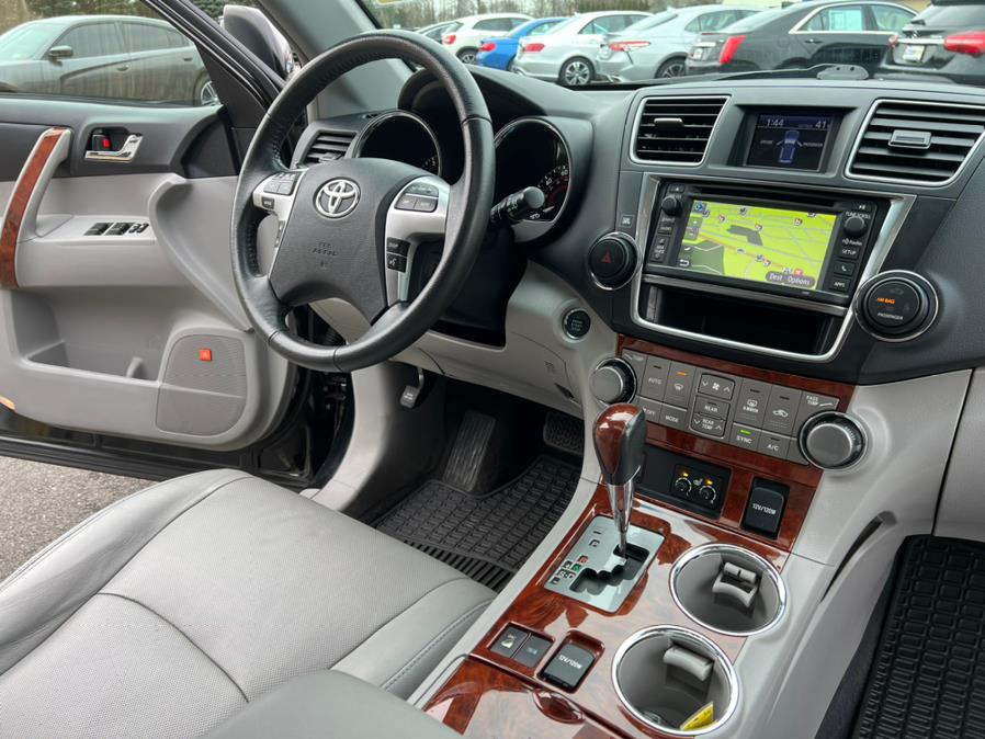 2013 Toyota Highlander 4WD 4dr V6 Limited (Natl), available for sale in Berlin, Connecticut | Tru Auto Mall. Berlin, Connecticut 2013 Toyota Highlander 4WD 4dr V6 Limited (Natl), available for sale in Berlin, Connecticut | Tru Auto Mall. Berlin, Connecticut