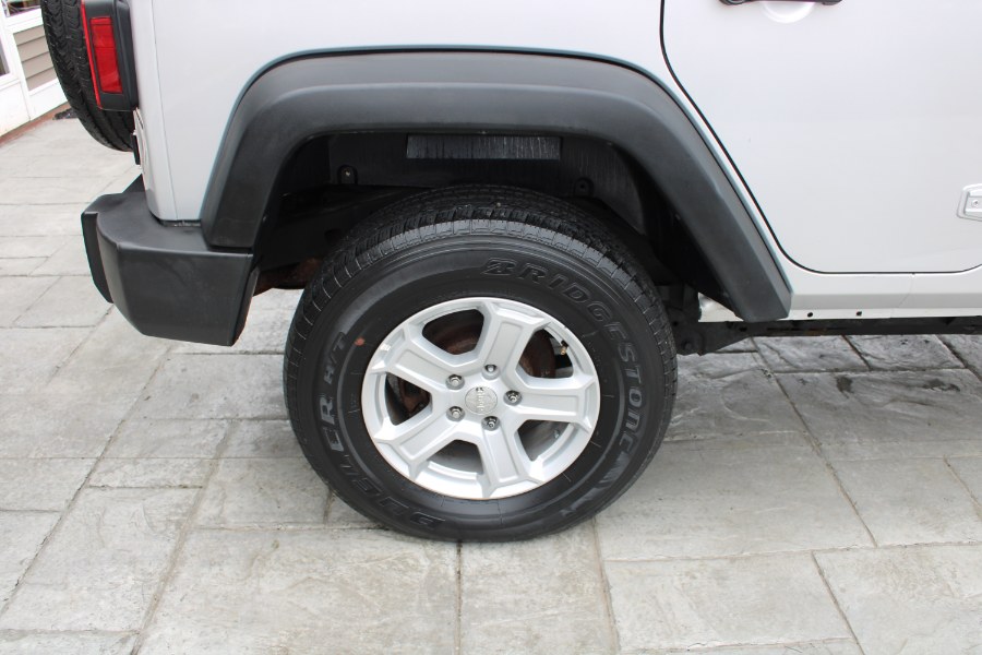 2008 Jeep Wrangler 4WD 4dr Unlimited X, available for sale in Plantsville, Connecticut | Auto House of Luxury. Plantsville, Connecticut 2008 Jeep Wrangler 4WD 4dr Unlimited X, available for sale in Plantsville, Connecticut | Auto House of Luxury. Plantsville, Connecticut