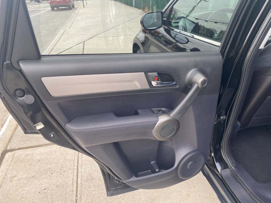 2011 Honda CR-V 4WD 5dr EX-L w/Navi, available for sale in Middle Village, New York | Middle Village Motors . Middle Village, New York 2011 Honda CR-V 4WD 5dr EX-L w/Navi, available for sale in Middle Village, New York | Middle Village Motors . Middle Village, New York