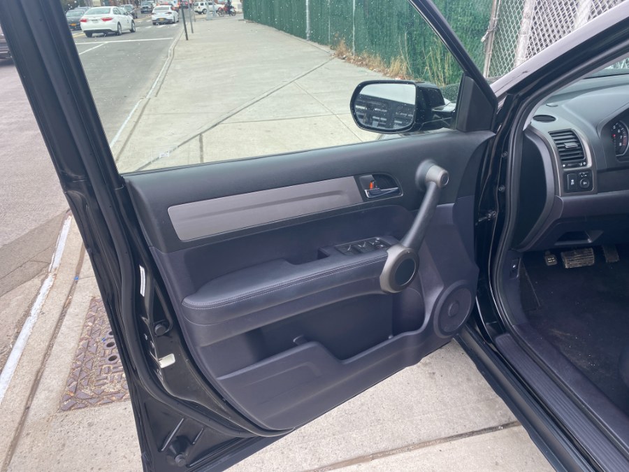 2011 Honda CR-V 4WD 5dr EX-L w/Navi, available for sale in Middle Village, New York | Middle Village Motors . Middle Village, New York 2011 Honda CR-V 4WD 5dr EX-L w/Navi, available for sale in Middle Village, New York | Middle Village Motors . Middle Village, New York