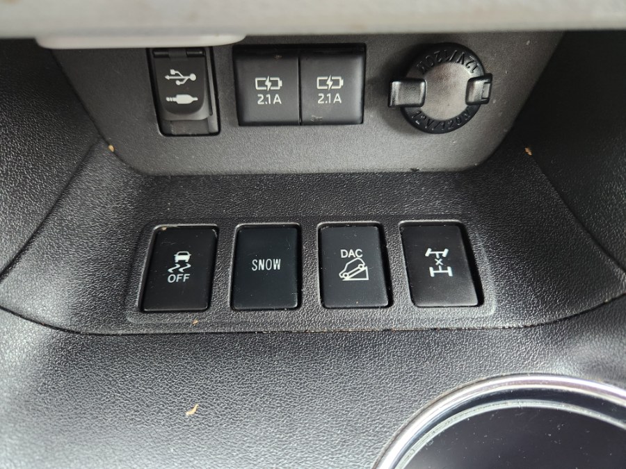 Used Toyota Highlander XLE V6 AWD (Natl) 2018 | Dealmax Motors LLC. Bristol, Connecticut Used Toyota Highlander XLE V6 AWD (Natl) 2018 | Dealmax Motors LLC. Bristol, Connecticut