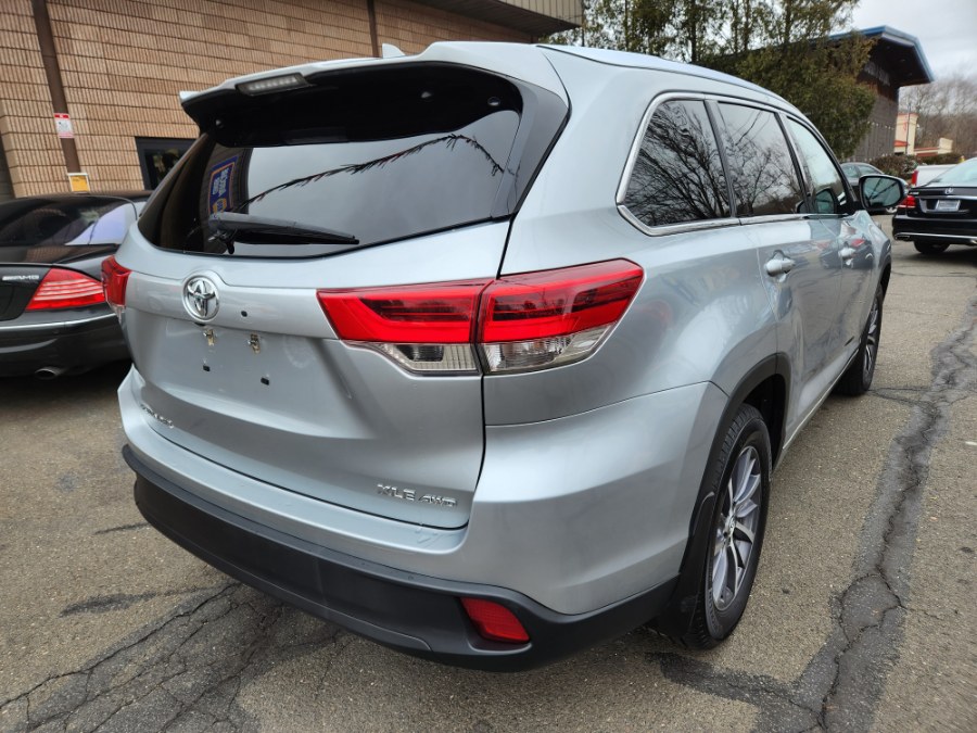 Used Toyota Highlander XLE V6 AWD (Natl) 2018 | Dealmax Motors LLC. Bristol, Connecticut Used Toyota Highlander XLE V6 AWD (Natl) 2018 | Dealmax Motors LLC. Bristol, Connecticut