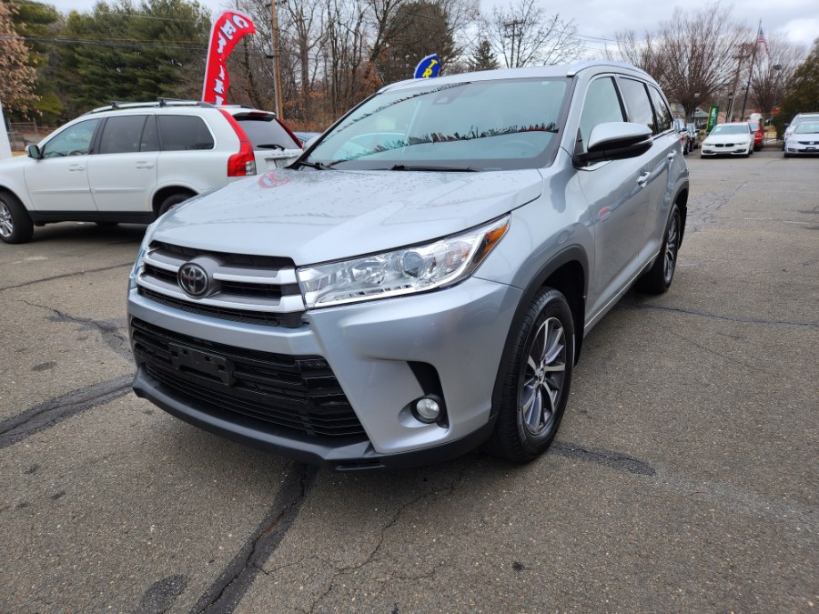 Used Toyota Highlander XLE V6 AWD (Natl) 2018 | Dealmax Motors LLC. Bristol, Connecticut