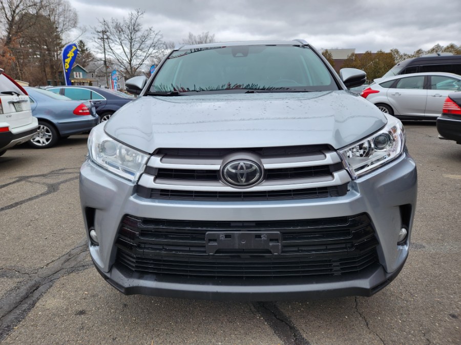Used Toyota Highlander XLE V6 AWD (Natl) 2018 | Dealmax Motors LLC. Bristol, Connecticut Used Toyota Highlander XLE V6 AWD (Natl) 2018 | Dealmax Motors LLC. Bristol, Connecticut