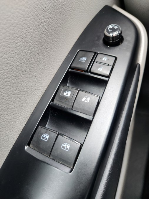 Used Toyota Highlander XLE V6 AWD (Natl) 2018 | Dealmax Motors LLC. Bristol, Connecticut Used Toyota Highlander XLE V6 AWD (Natl) 2018 | Dealmax Motors LLC. Bristol, Connecticut