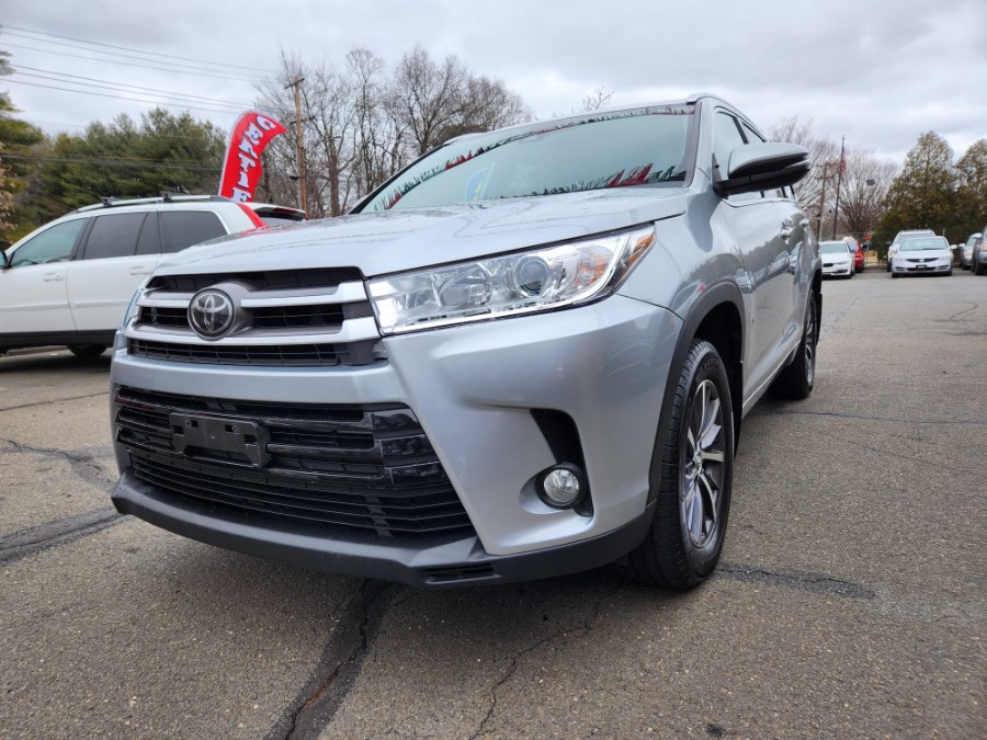 Used Toyota Highlander XLE V6 AWD (Natl) 2018 | Dealmax Motors LLC. Bristol, Connecticut Used Toyota Highlander XLE V6 AWD (Natl) 2018 | Dealmax Motors LLC. Bristol, Connecticut