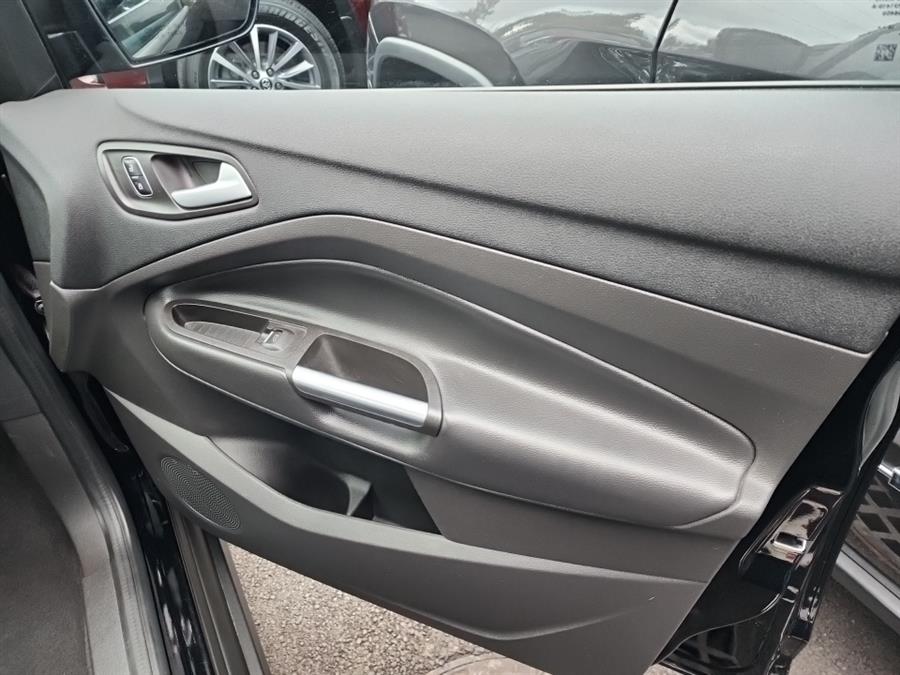 2017 Ford C-Max Energi SE FWD, available for sale in Islip, New York | L.I. Auto Gallery. Islip, New York 2017 Ford C-Max Energi SE FWD, available for sale in Islip, New York | L.I. Auto Gallery. Islip, New York