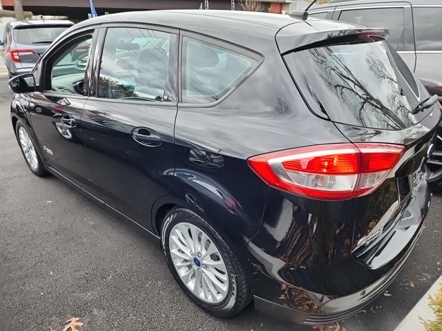 2017 Ford C-Max Energi SE FWD, available for sale in Islip, New York | L.I. Auto Gallery. Islip, New York 2017 Ford C-Max Energi SE FWD, available for sale in Islip, New York | L.I. Auto Gallery. Islip, New York