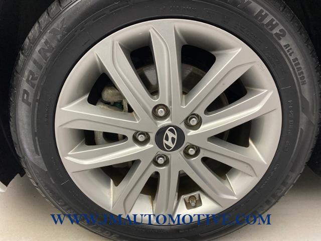2016 Hyundai Elantra 4dr Sdn Auto SE, available for sale in Naugatuck, Connecticut | J&M Automotive Sls&Svc LLC. Naugatuck, Connecticut 2016 Hyundai Elantra 4dr Sdn Auto SE, available for sale in Naugatuck, Connecticut | J&M Automotive Sls&Svc LLC. Naugatuck, Connecticut