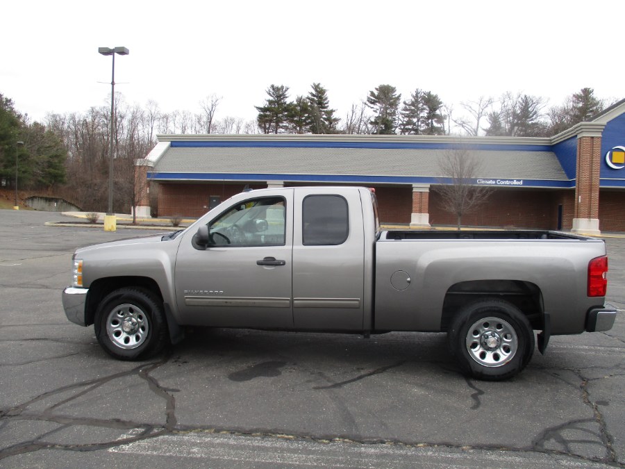 2013 Chevrolet Silverado 1500 4WD Ext Cab 143.5" LS, available for sale in New Britain, Connecticut | Universal Motors LLC. New Britain, Connecticut 2013 Chevrolet Silverado 1500 4WD Ext Cab 143.5" LS, available for sale in New Britain, Connecticut | Universal Motors LLC. New Britain, Connecticut