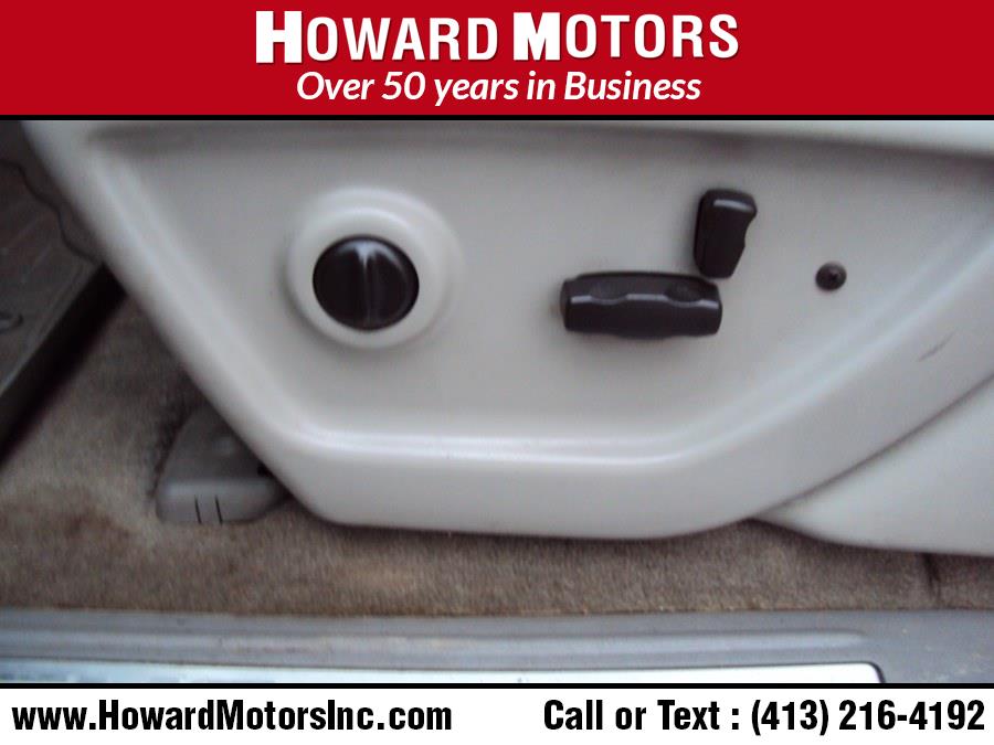 2005 GMC Envoy 4dr 4WD SLE, available for sale in Springfield, Massachusetts | Howard Motors. Springfield, Massachusetts 2005 GMC Envoy 4dr 4WD SLE, available for sale in Springfield, Massachusetts | Howard Motors. Springfield, Massachusetts