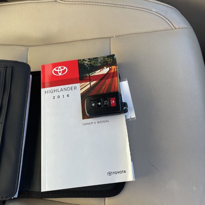 2016 Toyota Highlander AWD 4dr V6 XLE (Natl), available for sale in Brooklyn, New York | Top Line Auto Inc.. Brooklyn, New York 2016 Toyota Highlander AWD 4dr V6 XLE (Natl), available for sale in Brooklyn, New York | Top Line Auto Inc.. Brooklyn, New York
