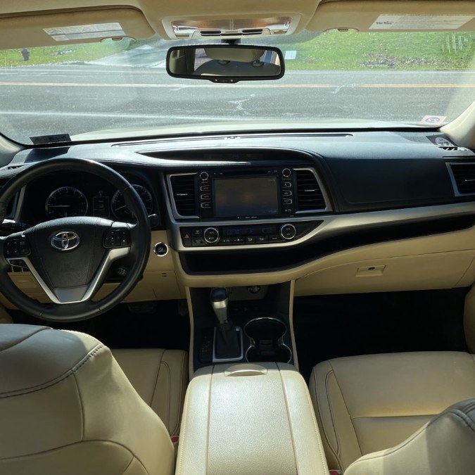 2016 Toyota Highlander AWD 4dr V6 XLE (Natl), available for sale in Brooklyn, New York | Top Line Auto Inc.. Brooklyn, New York 2016 Toyota Highlander AWD 4dr V6 XLE (Natl), available for sale in Brooklyn, New York | Top Line Auto Inc.. Brooklyn, New York