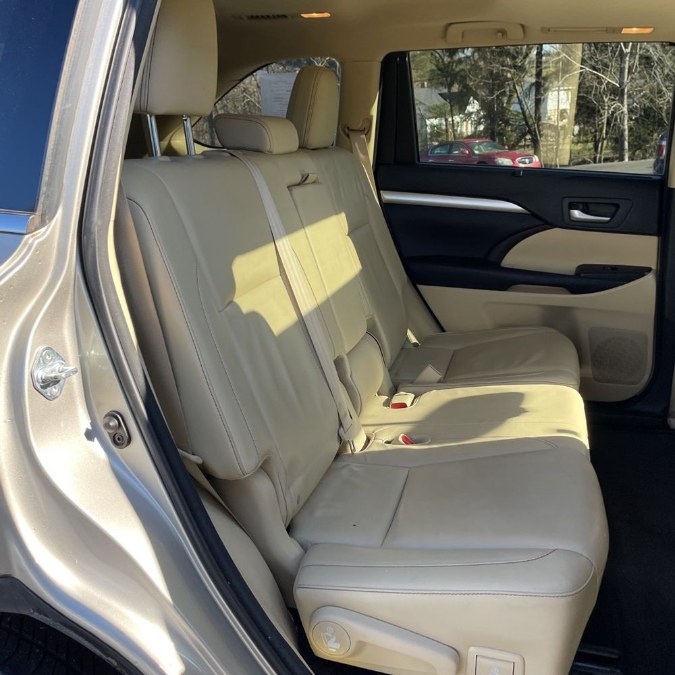 2016 Toyota Highlander AWD 4dr V6 XLE (Natl), available for sale in Brooklyn, New York | Top Line Auto Inc.. Brooklyn, New York 2016 Toyota Highlander AWD 4dr V6 XLE (Natl), available for sale in Brooklyn, New York | Top Line Auto Inc.. Brooklyn, New York