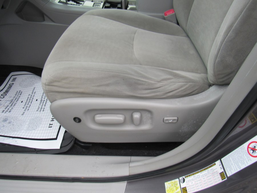 2013 Toyota Highlander Hybrid Base, available for sale in Worcester, Massachusetts | Hilario's Auto Sales Inc.. Worcester, Massachusetts 2013 Toyota Highlander Hybrid Base, available for sale in Worcester, Massachusetts | Hilario's Auto Sales Inc.. Worcester, Massachusetts