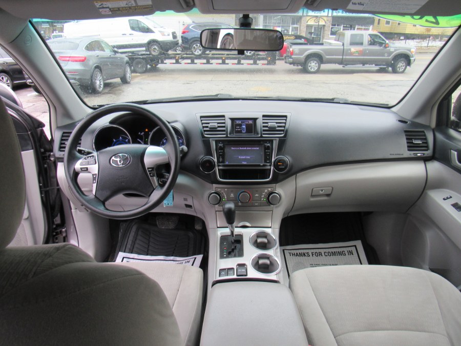 2013 Toyota Highlander Hybrid Base, available for sale in Worcester, Massachusetts | Hilario's Auto Sales Inc.. Worcester, Massachusetts 2013 Toyota Highlander Hybrid Base, available for sale in Worcester, Massachusetts | Hilario's Auto Sales Inc.. Worcester, Massachusetts