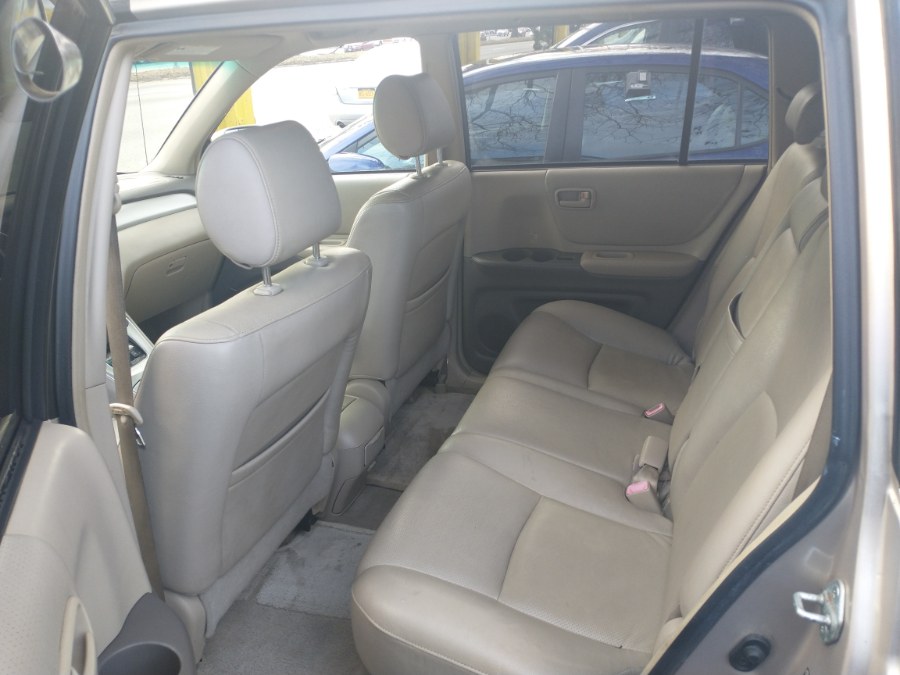 2004 Toyota Highlander 4dr 4-Cyl (SE), available for sale in Elmont, New York | Sunrise of Elmont. Elmont, New York 2004 Toyota Highlander 4dr 4-Cyl (SE), available for sale in Elmont, New York | Sunrise of Elmont. Elmont, New York