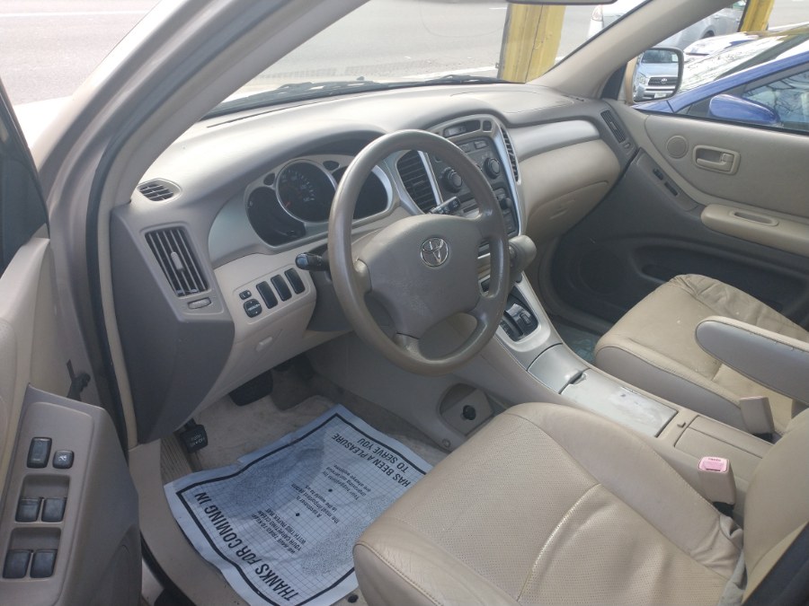 2004 Toyota Highlander 4dr 4-Cyl (SE), available for sale in Elmont, New York | Sunrise of Elmont. Elmont, New York 2004 Toyota Highlander 4dr 4-Cyl (SE), available for sale in Elmont, New York | Sunrise of Elmont. Elmont, New York