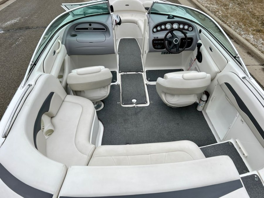 2004 Chaparral 220 SSI, available for sale in Darien, Wisconsin | Geneva Motor Cars. Darien, Wisconsin 2004 Chaparral 220 SSI, available for sale in Darien, Wisconsin | Geneva Motor Cars. Darien, Wisconsin
