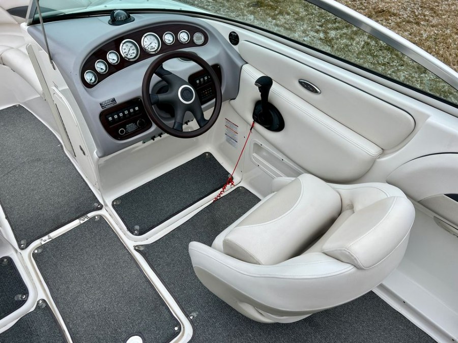 2004 Chaparral 220 SSI, available for sale in Darien, Wisconsin | Geneva Motor Cars. Darien, Wisconsin 2004 Chaparral 220 SSI, available for sale in Darien, Wisconsin | Geneva Motor Cars. Darien, Wisconsin
