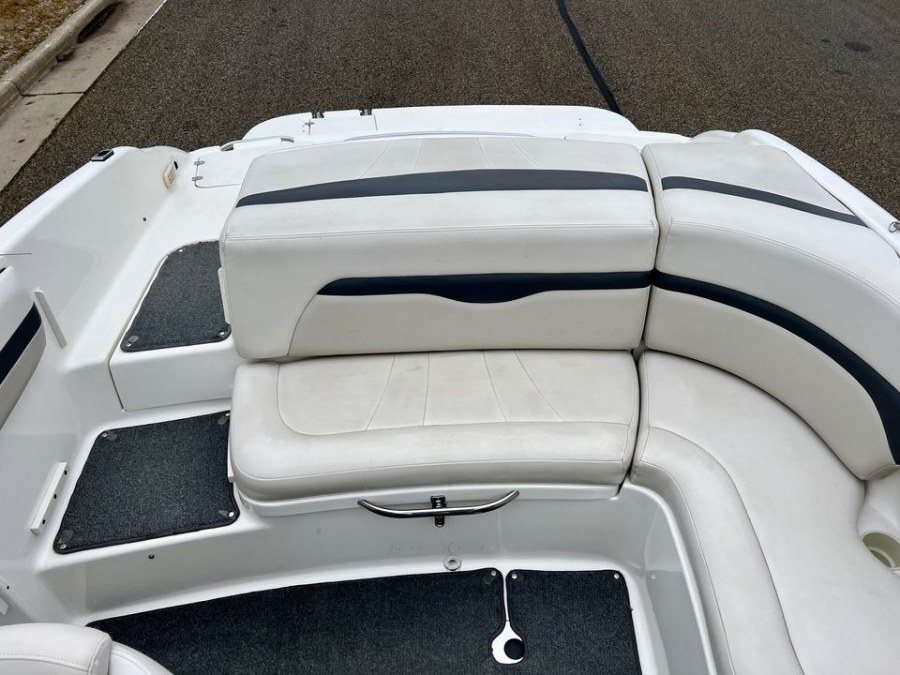 2004 Chaparral 220 SSI, available for sale in Darien, Wisconsin | Geneva Motor Cars. Darien, Wisconsin 2004 Chaparral 220 SSI, available for sale in Darien, Wisconsin | Geneva Motor Cars. Darien, Wisconsin