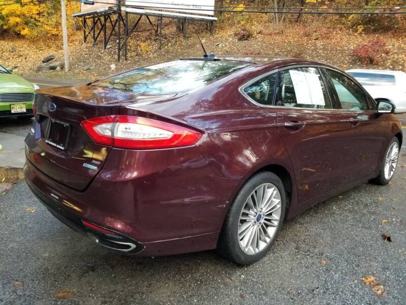 2013 Ford Fusion 4dr Sdn SE FWD, available for sale in Bloomingdale, New Jersey | Bloomingdale Auto Group. Bloomingdale, New Jersey