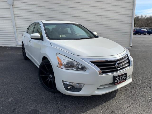 2013 Nissan Altima 2.5 SL, available for sale in Forestville, Maryland | Valentine Motor Company. Forestville, Maryland 2013 Nissan Altima 2.5 SL, available for sale in Forestville, Maryland | Valentine Motor Company. Forestville, Maryland
