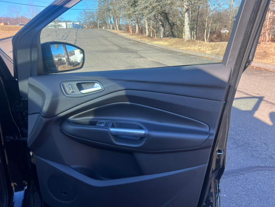 2013 Ford Escape 4WD 4dr Titanium, available for sale in Waterbury, Connecticut | Platinum Auto Care. Waterbury, Connecticut 2013 Ford Escape 4WD 4dr Titanium, available for sale in Waterbury, Connecticut | Platinum Auto Care. Waterbury, Connecticut
