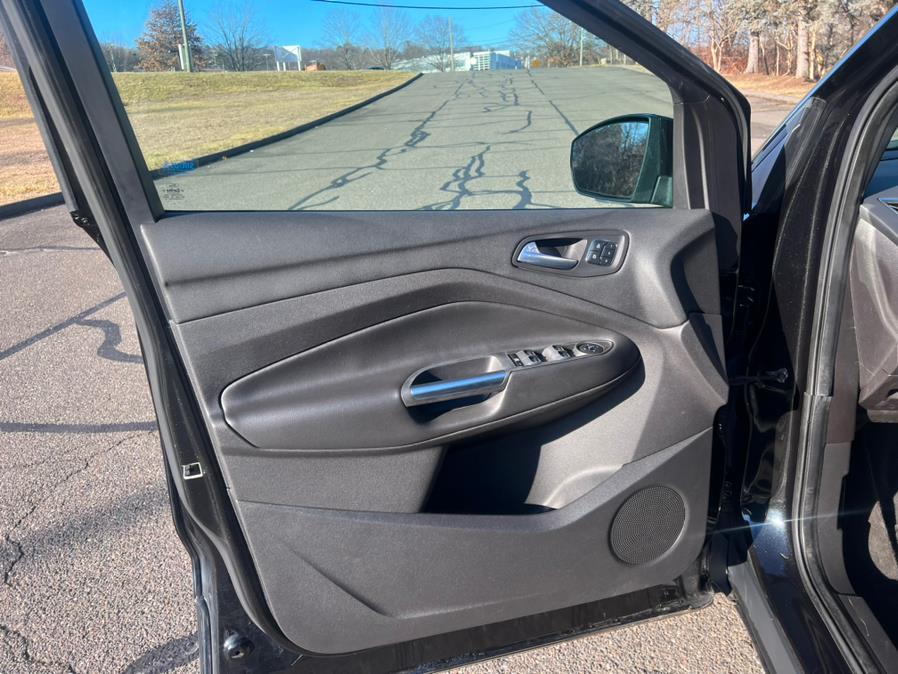2013 Ford Escape 4WD 4dr Titanium, available for sale in Waterbury, Connecticut | Platinum Auto Care. Waterbury, Connecticut 2013 Ford Escape 4WD 4dr Titanium, available for sale in Waterbury, Connecticut | Platinum Auto Care. Waterbury, Connecticut