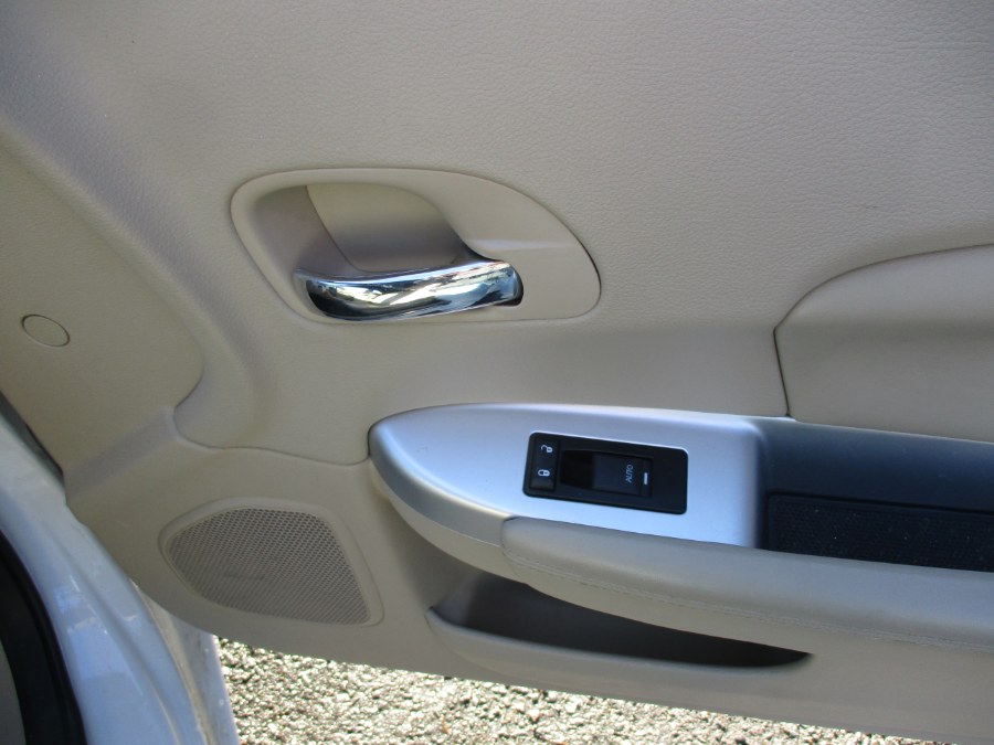 2013 Chrysler 200 2dr Conv Limited, available for sale in Meriden, Connecticut | Cos Central Auto. Meriden, Connecticut 2013 Chrysler 200 2dr Conv Limited, available for sale in Meriden, Connecticut | Cos Central Auto. Meriden, Connecticut