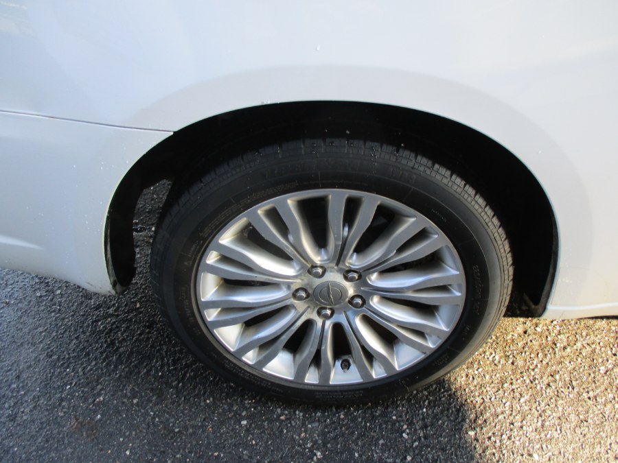 2013 Chrysler 200 2dr Conv Limited, available for sale in Meriden, Connecticut | Cos Central Auto. Meriden, Connecticut 2013 Chrysler 200 2dr Conv Limited, available for sale in Meriden, Connecticut | Cos Central Auto. Meriden, Connecticut