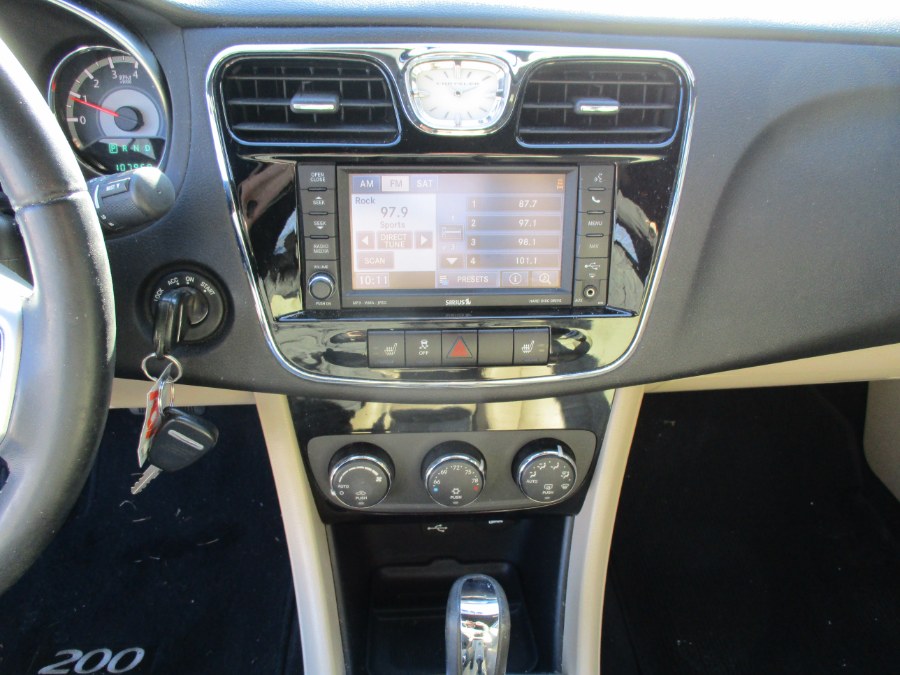 2013 Chrysler 200 2dr Conv Limited, available for sale in Meriden, Connecticut | Cos Central Auto. Meriden, Connecticut 2013 Chrysler 200 2dr Conv Limited, available for sale in Meriden, Connecticut | Cos Central Auto. Meriden, Connecticut