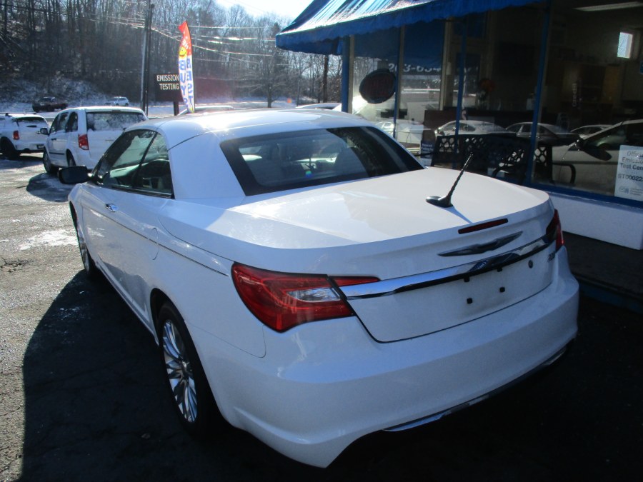 2013 Chrysler 200 2dr Conv Limited, available for sale in Meriden, Connecticut | Cos Central Auto. Meriden, Connecticut 2013 Chrysler 200 2dr Conv Limited, available for sale in Meriden, Connecticut | Cos Central Auto. Meriden, Connecticut