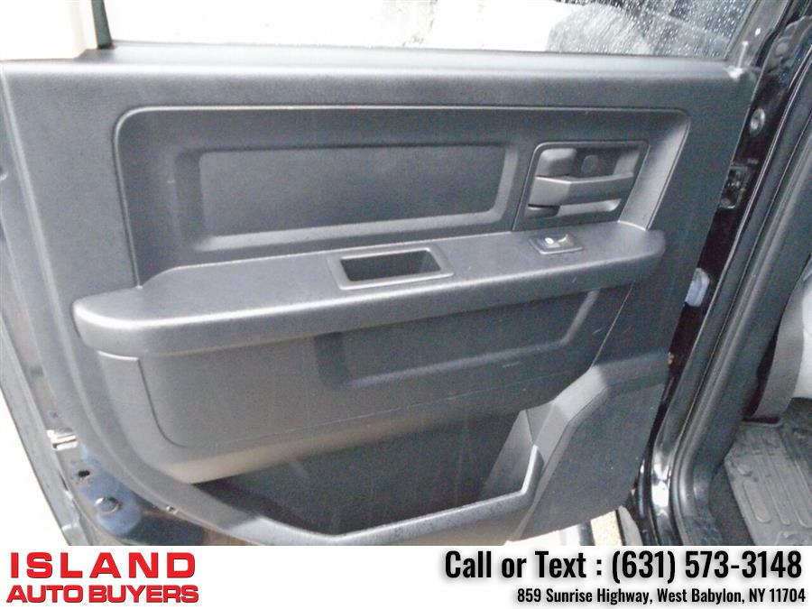 2014 Ram 1500 Express 4x4 4dr Crew Cab 5.5 ft. SB Pickup, available for sale in West Babylon, New York | Island Auto Buyers. West Babylon, New York 2014 Ram 1500 Express 4x4 4dr Crew Cab 5.5 ft. SB Pickup, available for sale in West Babylon, New York | Island Auto Buyers. West Babylon, New York