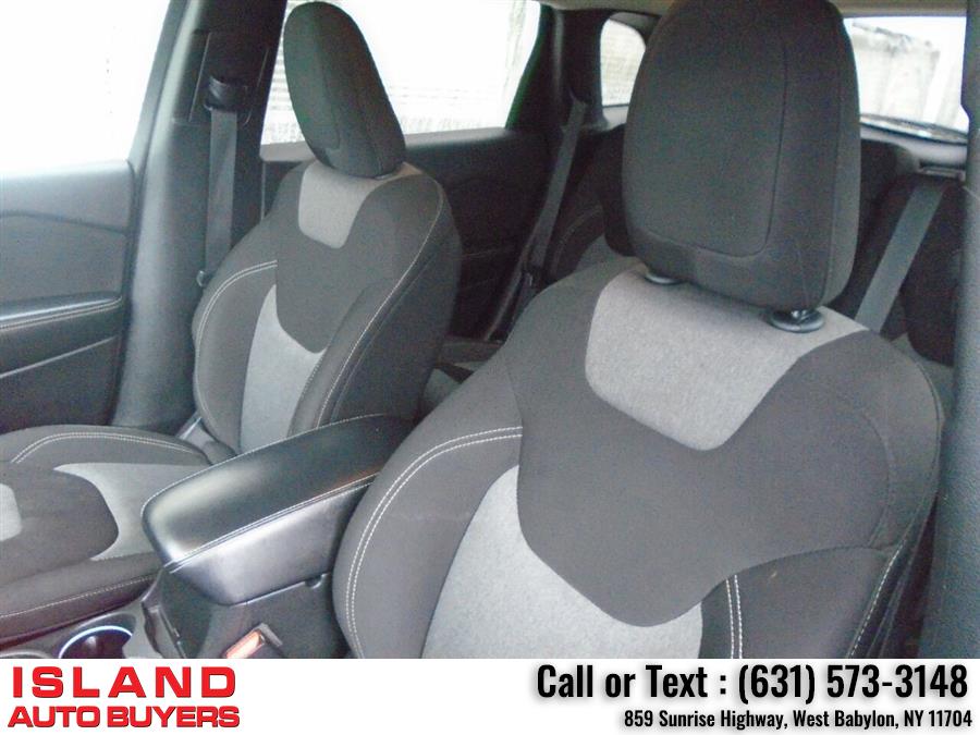 2014 Jeep Cherokee Latitude 4x4 4dr SUV, available for sale in West Babylon, New York | Island Auto Buyers. West Babylon, New York 2014 Jeep Cherokee Latitude 4x4 4dr SUV, available for sale in West Babylon, New York | Island Auto Buyers. West Babylon, New York