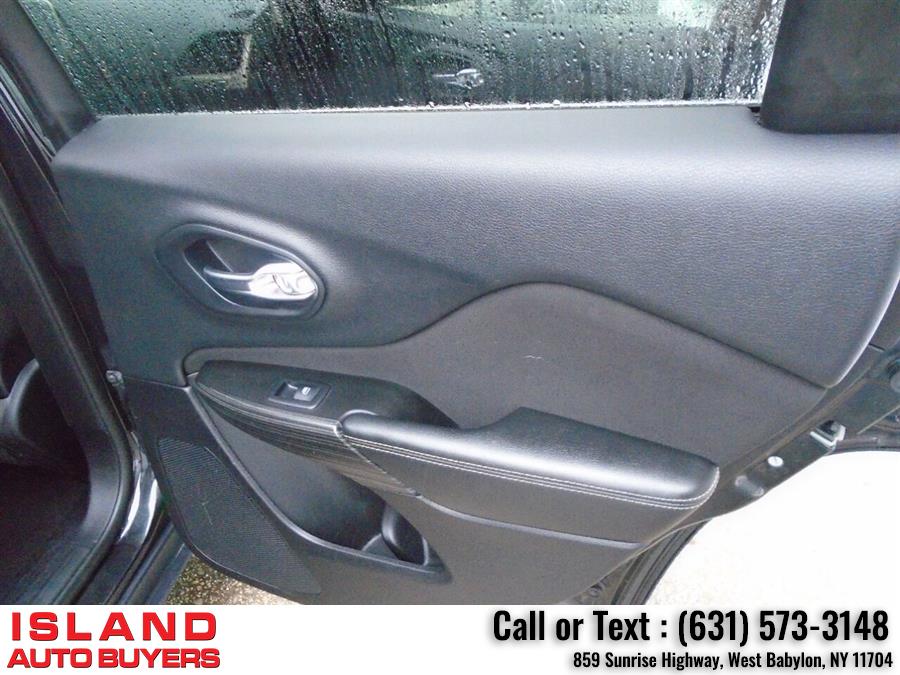 2014 Jeep Cherokee Latitude 4x4 4dr SUV, available for sale in West Babylon, New York | Island Auto Buyers. West Babylon, New York 2014 Jeep Cherokee Latitude 4x4 4dr SUV, available for sale in West Babylon, New York | Island Auto Buyers. West Babylon, New York