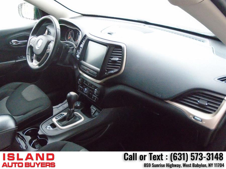 2014 Jeep Cherokee Latitude 4x4 4dr SUV, available for sale in West Babylon, New York | Island Auto Buyers. West Babylon, New York 2014 Jeep Cherokee Latitude 4x4 4dr SUV, available for sale in West Babylon, New York | Island Auto Buyers. West Babylon, New York