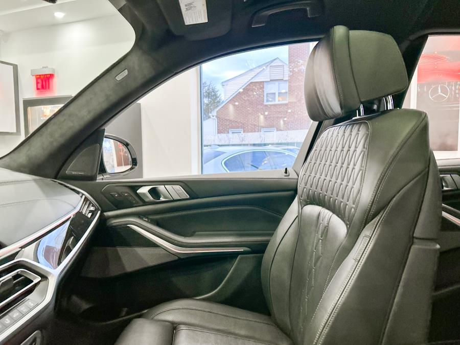 2020 BMW X7 M50i Sports Activity Vehicle, available for sale in Franklin Square, New York | Luxury Motor Club. Franklin Square, New York 2020 BMW X7 M50i Sports Activity Vehicle, available for sale in Franklin Square, New York | Luxury Motor Club. Franklin Square, New York