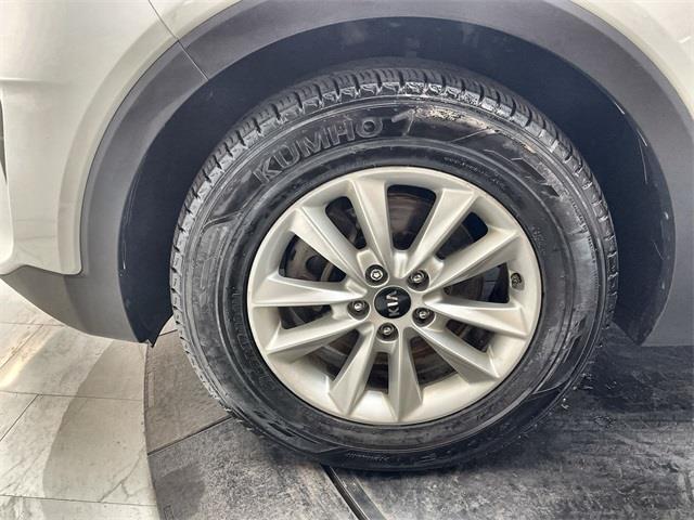 Used Kia Sorento LX 2019 | Eastchester Motor Cars. Bronx, New York Used Kia Sorento LX 2019 | Eastchester Motor Cars. Bronx, New York
