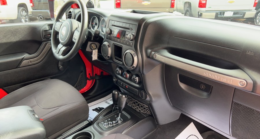 2013 Jeep Wrangler Unlimited 4WD 4dr Sport, available for sale in Waterbury, Connecticut | West End Automotive Center. Waterbury, Connecticut 2013 Jeep Wrangler Unlimited 4WD 4dr Sport, available for sale in Waterbury, Connecticut | West End Automotive Center. Waterbury, Connecticut